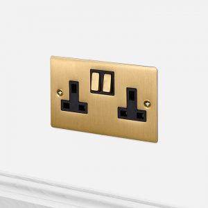 2G UK Socket / Brass