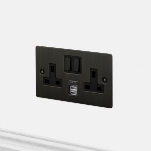 2G UK SOCKET USB / Smoked Bronze
