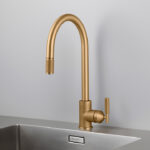 Kitchen Taps / Mixer With Pull Out Spray / Cross / Brass - Image 2