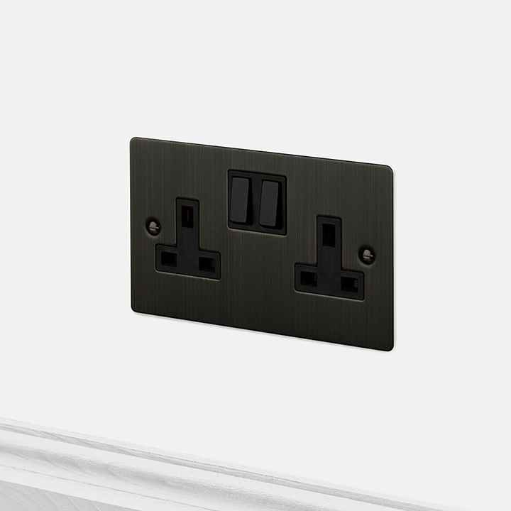 HsJVbea.jpg 2G UK Socket / Smoked Bronze - Image 1