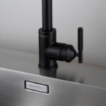Kitchen Taps / Mixer With Pull Out Spray / Linear / Welders Black - Image 4