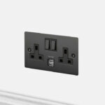 2G UK SOCKET USB / Black