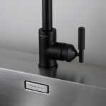 Kitchen Taps / Mixer With Pull Out Spray / Cross / Welders Black - Image 4