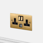 2G UK SOCKET + USB 3.1A / Brass