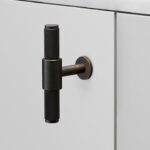 T - Bar / Smoked Bronze