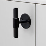 T - Bar / Plate / Black