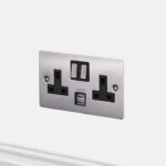 2G UK SOCKET + USB 3.1A / Steel